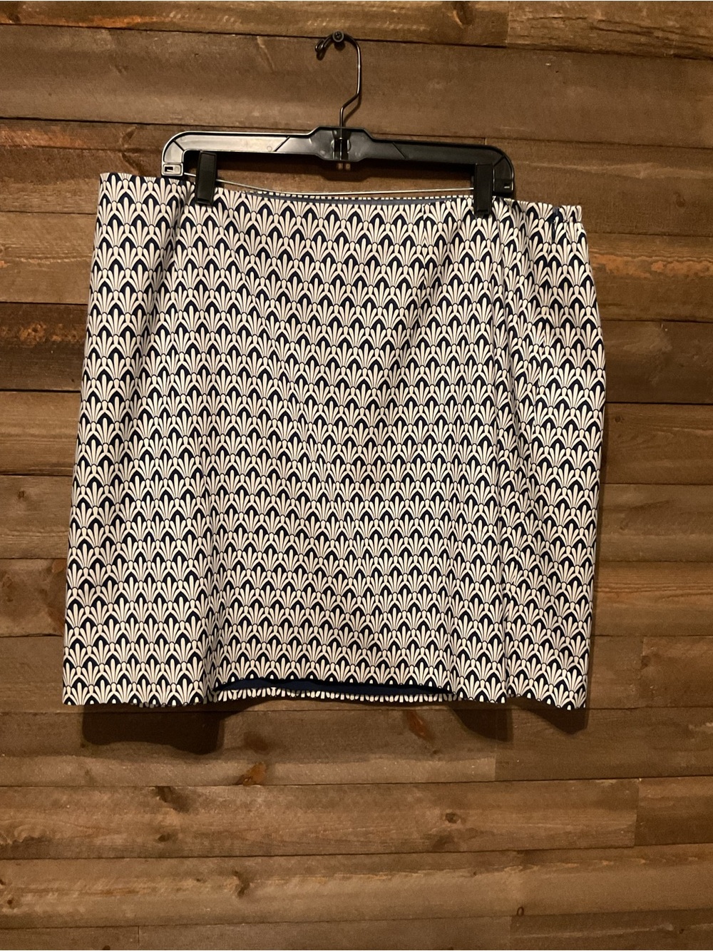 Talbots Navy Blue and White A-line Pencil Skirting Geometric Fan Pattern Size 1X